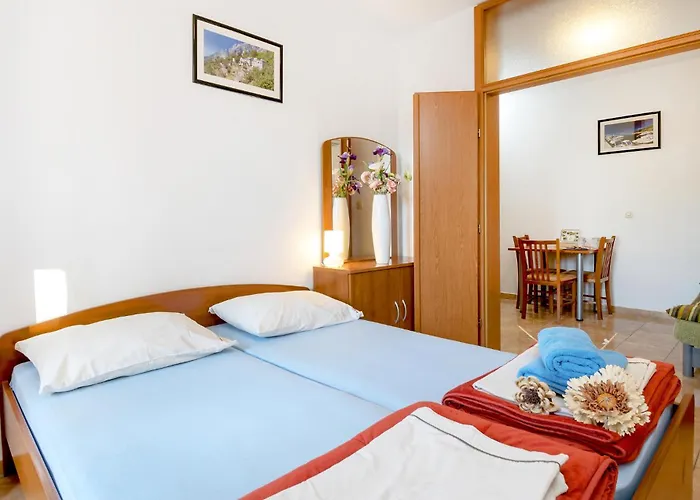 Gorgeous Apartment In Baska Voda Apartman