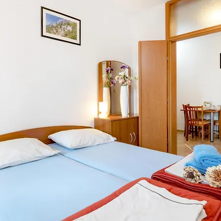 Nice Apartment In Baska Voda Διαμέρισμα
