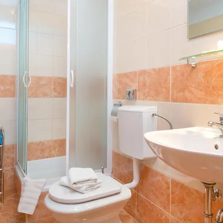 Nice Apartment In Baska Voda Διαμέρισμα Baška Voda